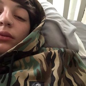 Meet your Posher, Em